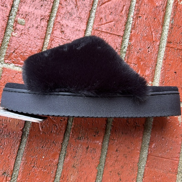 Jessica Simpson Black Plush Faux Fur Open Toe Platform Slip-On Ladies Slippers - Picture 3 of 9
